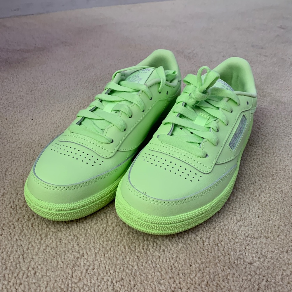 BRAND NEW Reebok Classic Sneakers